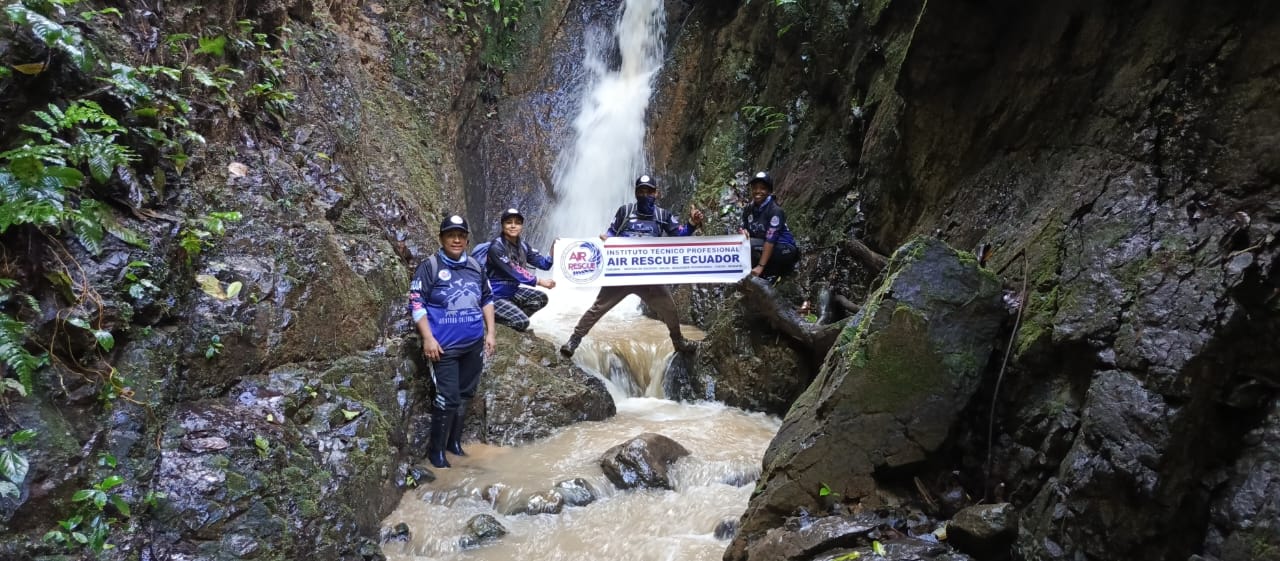 Guía de Turismo Nacional Especializado en Aventura